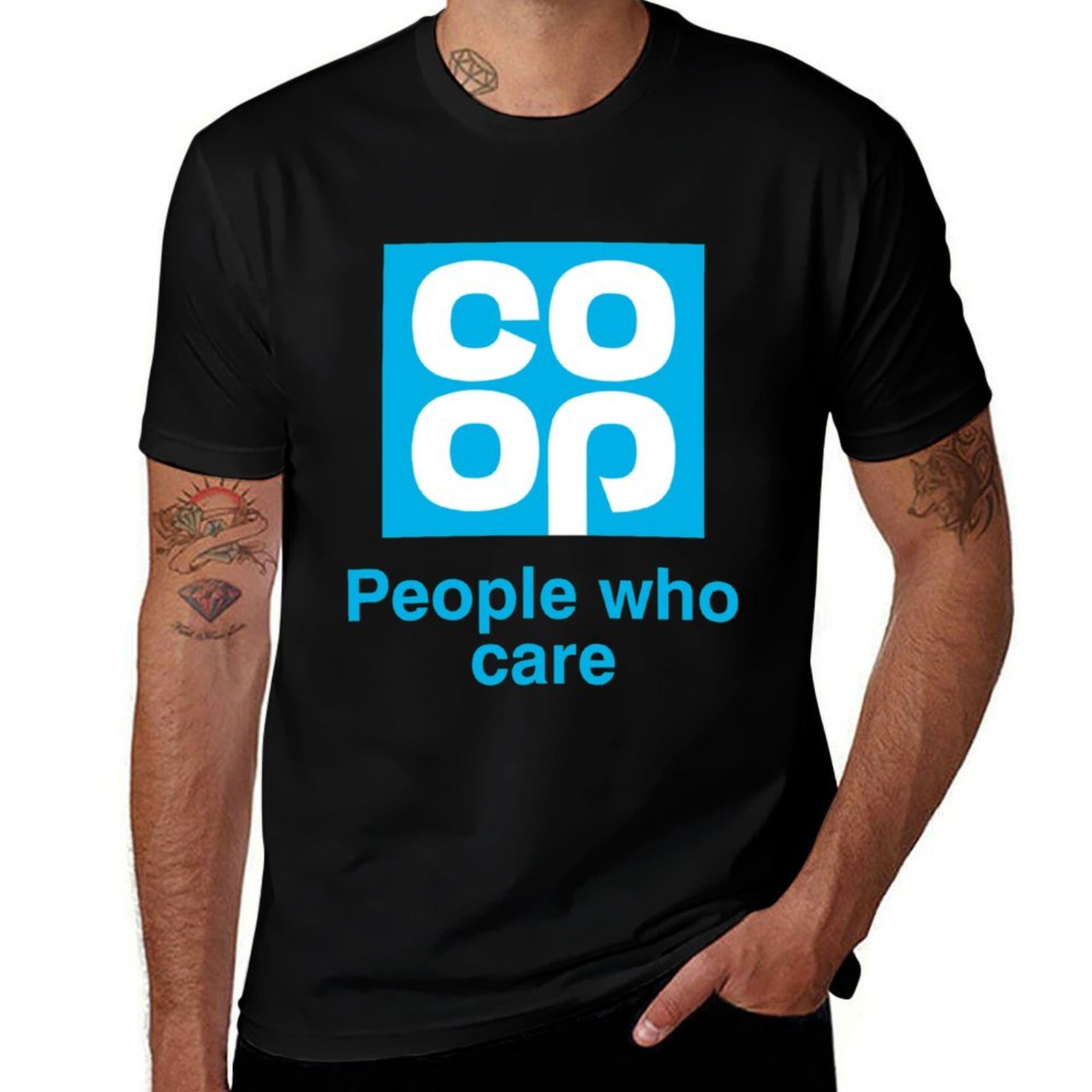 Street Fashion Co - Co-op-mensen die zorgen voor T-shirts Street