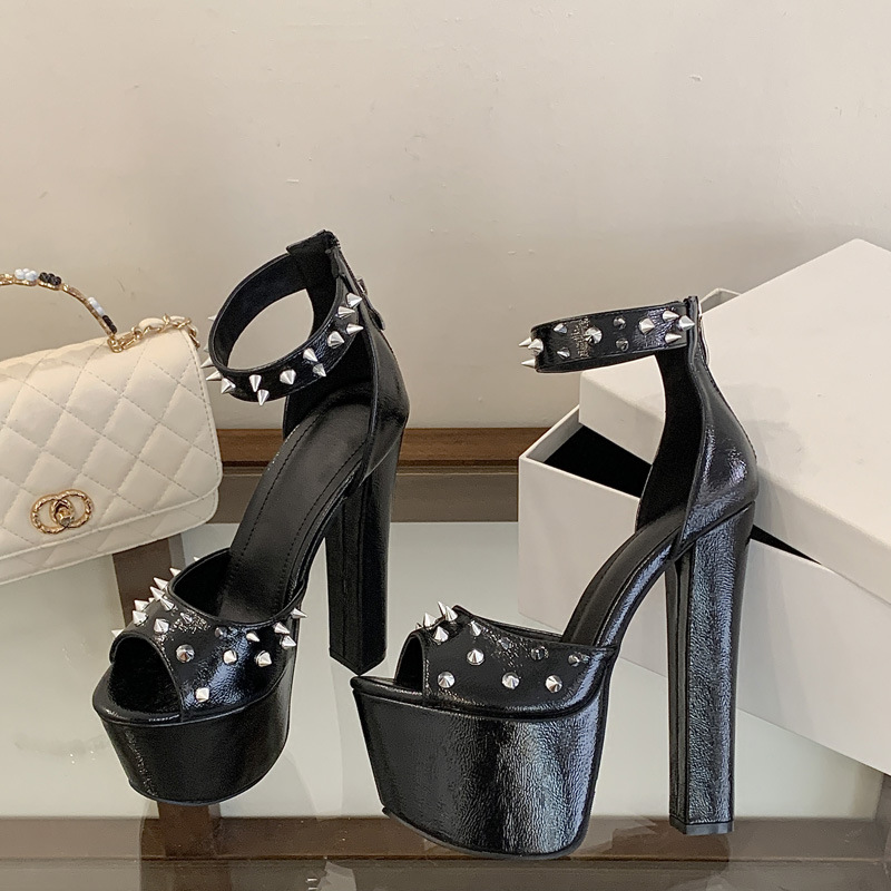 Fashion Design Metalen Klinkna - Street Fashion Shoes recensie en prijs